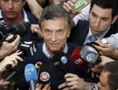 Έκκληση του προέδρου της Αργεντινής προς ΔΝΤ: «Δώστε γρηγορότερα τα χρήματα - Καταρρέει το Πεσο»